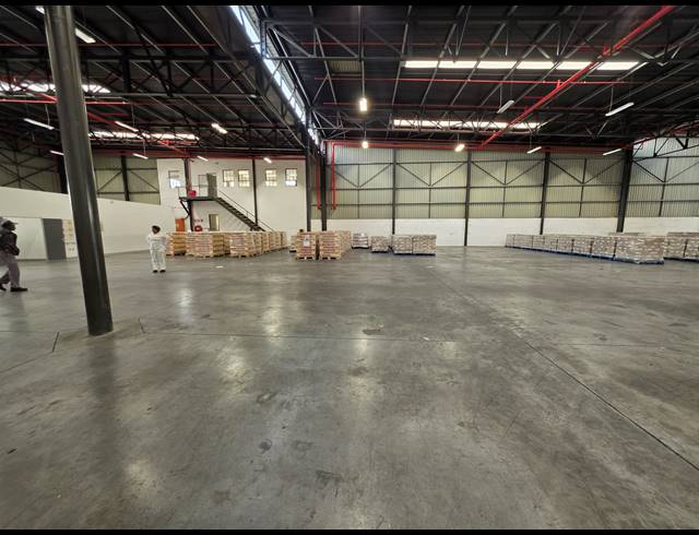 2,268M² WAREHOUSE TO LET IN ROBERTSHAM